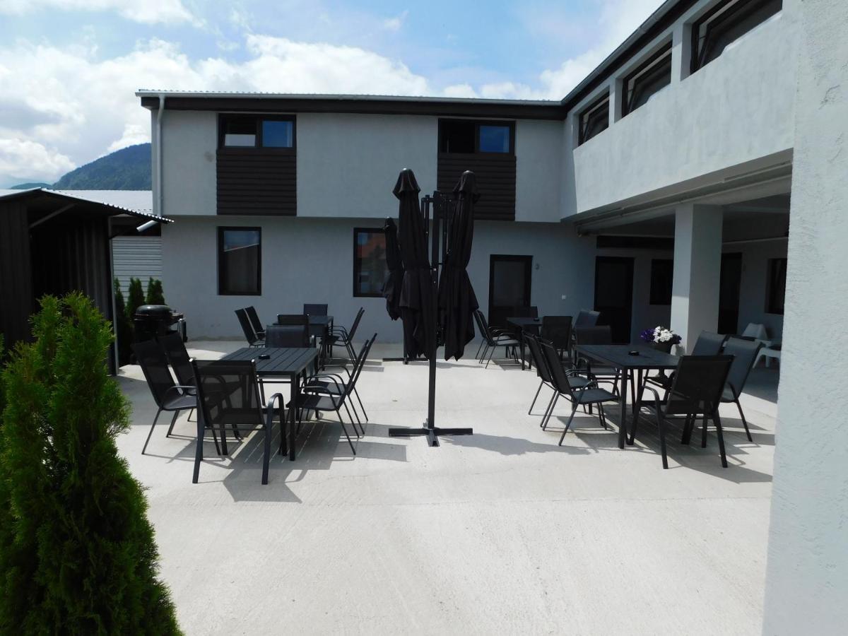 Mountain Vista Suites Zărneşti Екстериор снимка