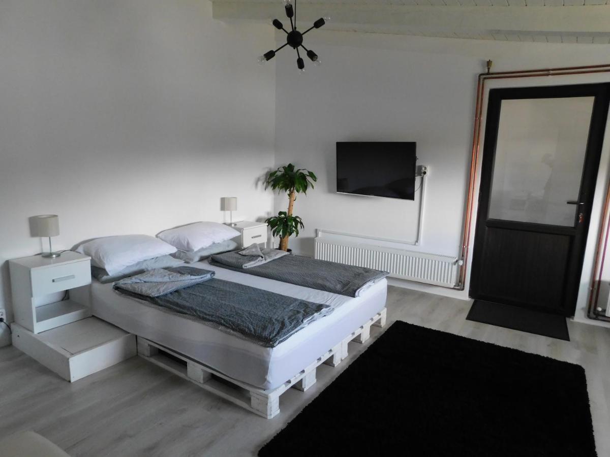 Mountain Vista Suites Zărneşti Екстериор снимка