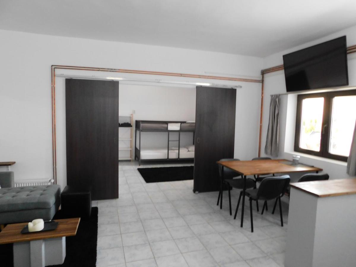 Mountain Vista Suites Zărneşti Екстериор снимка